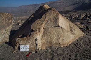 Piedra: 1069, Cara decorada: III