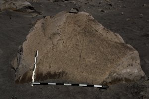 Piedra: 1144, Cara decorada: I