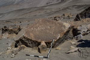 Piedra: 1215, Cara decorada: II