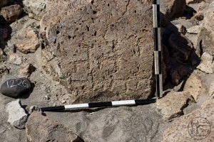 Piedra: 1226, Cara decorada: I