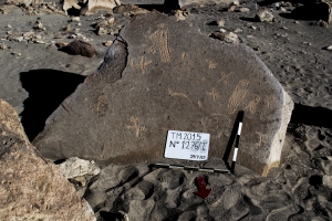 Piedra: 1276, Cara decorada: I