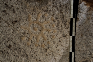 Piedra: 1294, Cara decorada: I