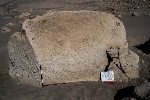 Piedra: 1298, Cara decorada: II