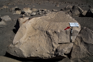 Piedra: 1323, Cara decorada: I