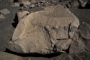 Piedra: 1323, Cara decorada: I