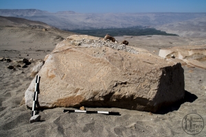 Piedra: 1325, Cara decorada: I