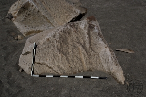 Piedra: 1327, Cara decorada: I