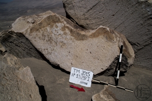 Piedra: 1329, Cara decorada: I