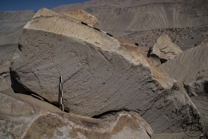 Piedra: 1330, Cara decorada: II