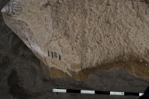 Piedra: 1336, Cara decorada: I