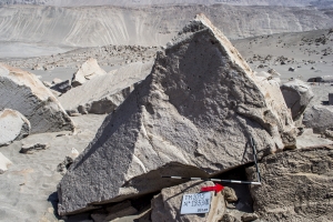 Piedra: 1353, Cara decorada: III