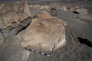 Piedra: 1360, Cara decorada: I