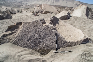 Piedra: 1363, Cara decorada: I