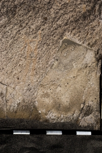 Piedra: 1376, Cara decorada: I
