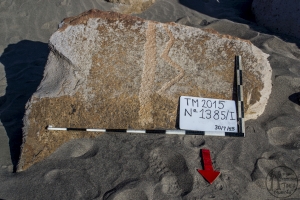 Piedra: 1385, Cara decorada: I