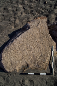 Piedra: 1390, Cara decorada: I