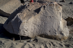 Piedra: 1393, Cara decorada: I