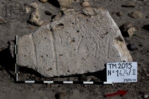 Piedra: 1424, Cara decorada: II