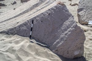 Piedra: 1442, Cara decorada: III