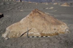 Piedra: 1476, Cara decorada: II