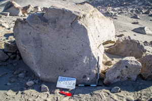 Piedra: 1532, Cara decorada: III