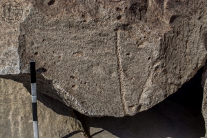 Piedra: 1561, Cara decorada: I